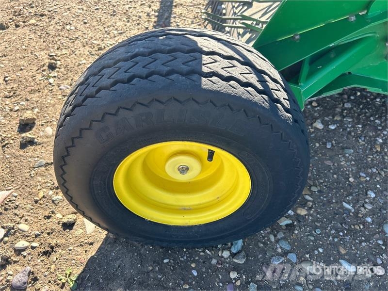 John Deere S690 コンバイン