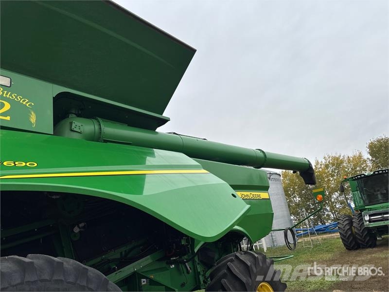 John Deere S690 Biçerdöverler