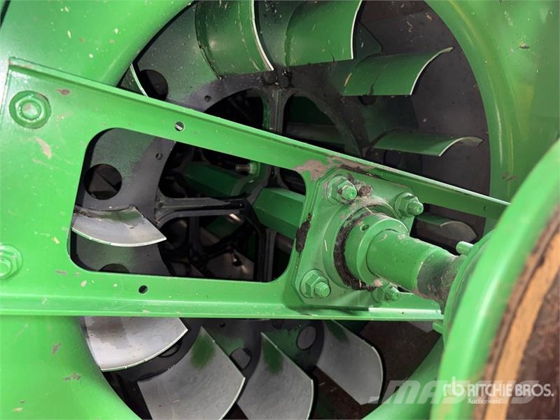 John Deere S690 Leikkuupuimurit