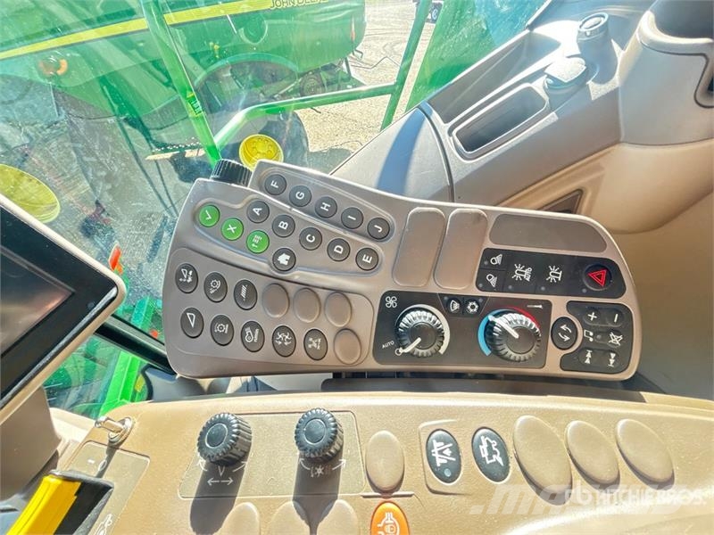 John Deere S690 コンバイン