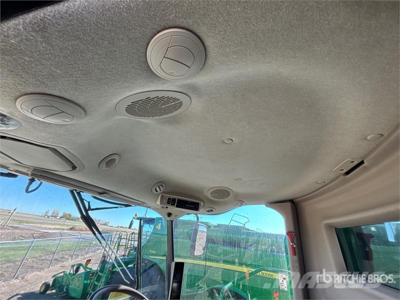 John Deere S690 コンバイン