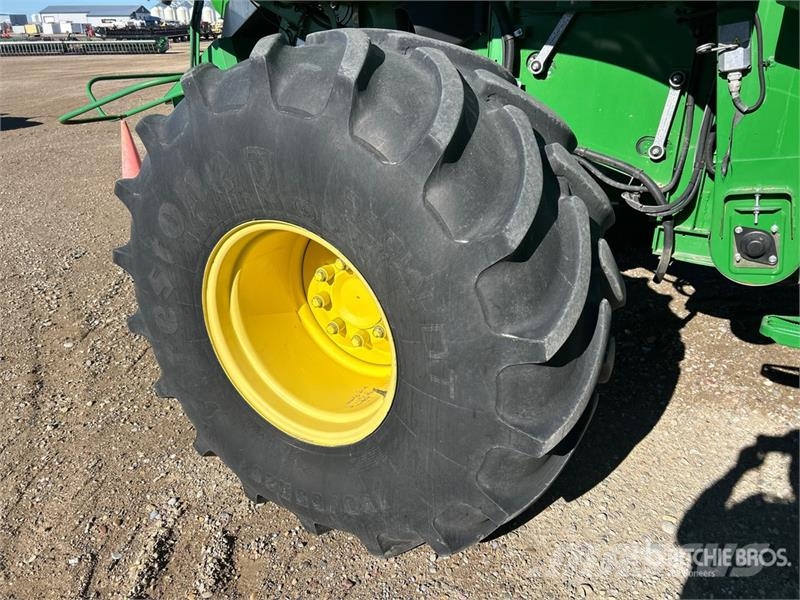 John Deere S690 コンバイン