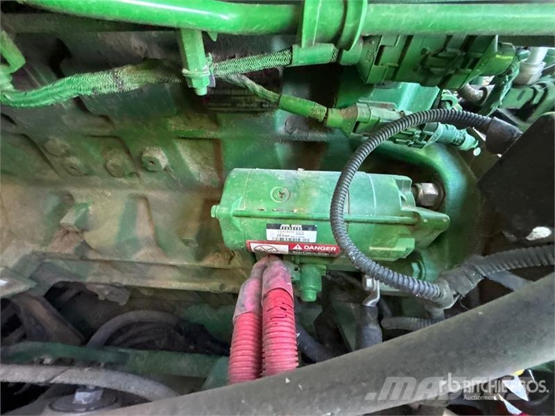 John Deere S690 コンバイン