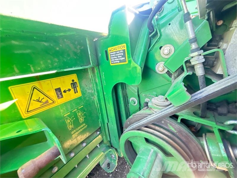 John Deere S690 コンバイン