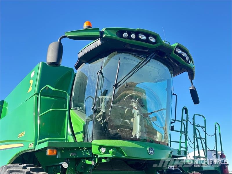 John Deere S690 コンバイン