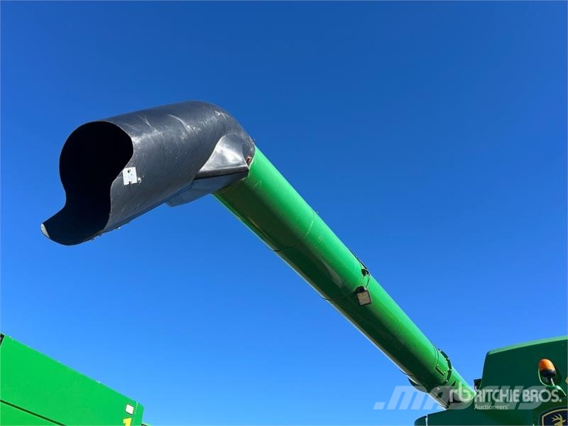 John Deere S690 コンバイン