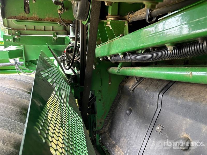 John Deere S690 Mähdrescher