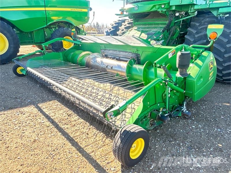 John Deere S690 コンバイン