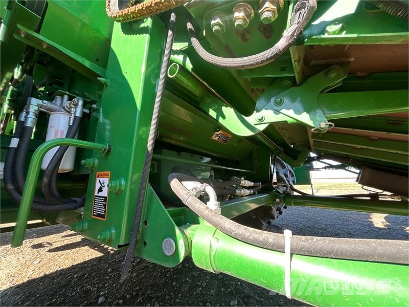 John Deere S690 コンバイン