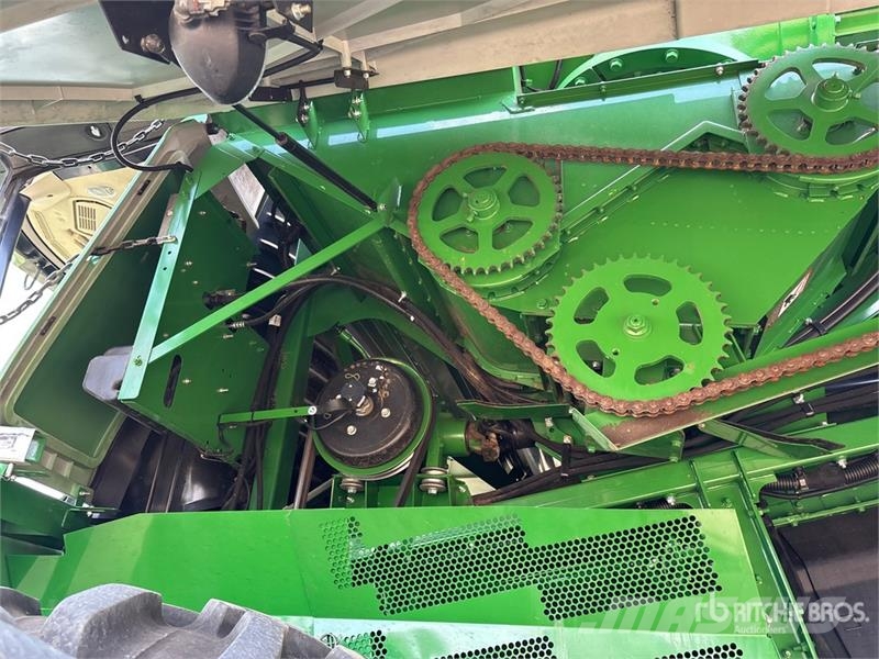 John Deere S690 Mähdrescher