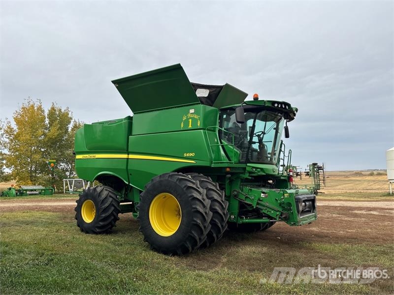 John Deere S690 Biçerdöverler