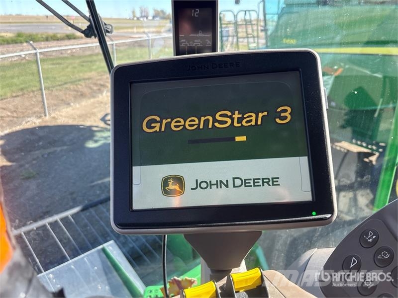 John Deere S690 コンバイン