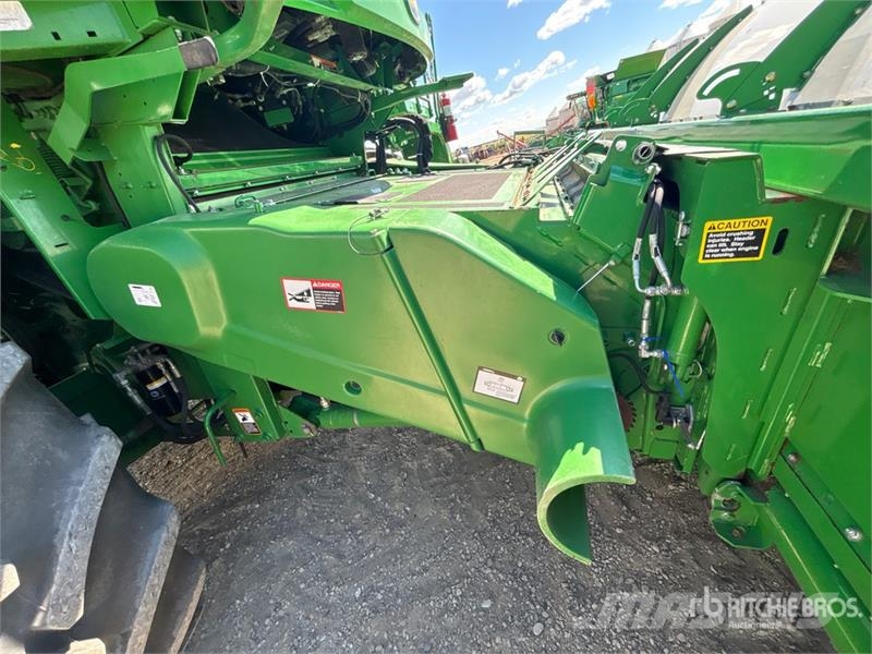 John Deere S690 Mähdrescher