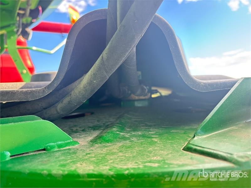 John Deere S690 حصادات
