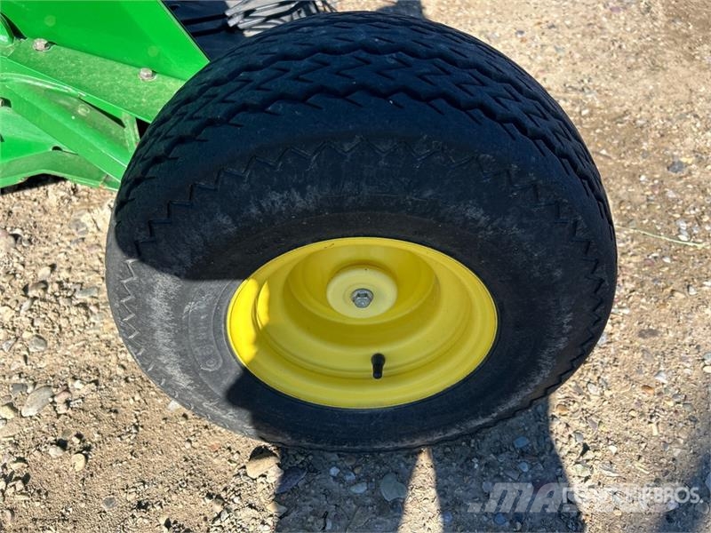John Deere S690 コンバイン