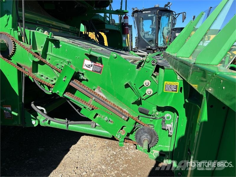 John Deere S690 コンバイン