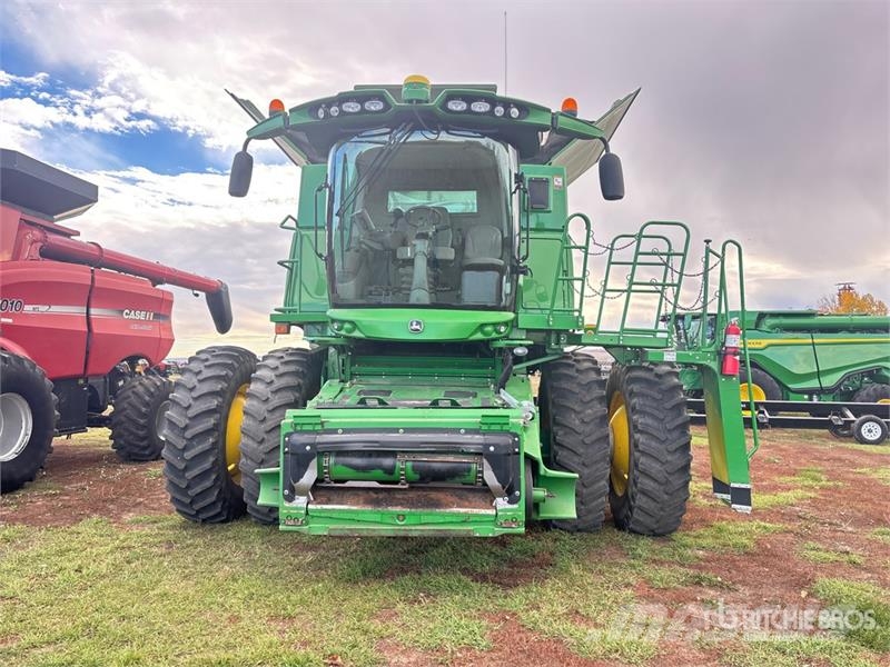 John Deere S690 حصادات