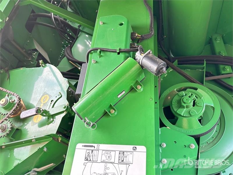 John Deere S690 Sklízecí mlátičky