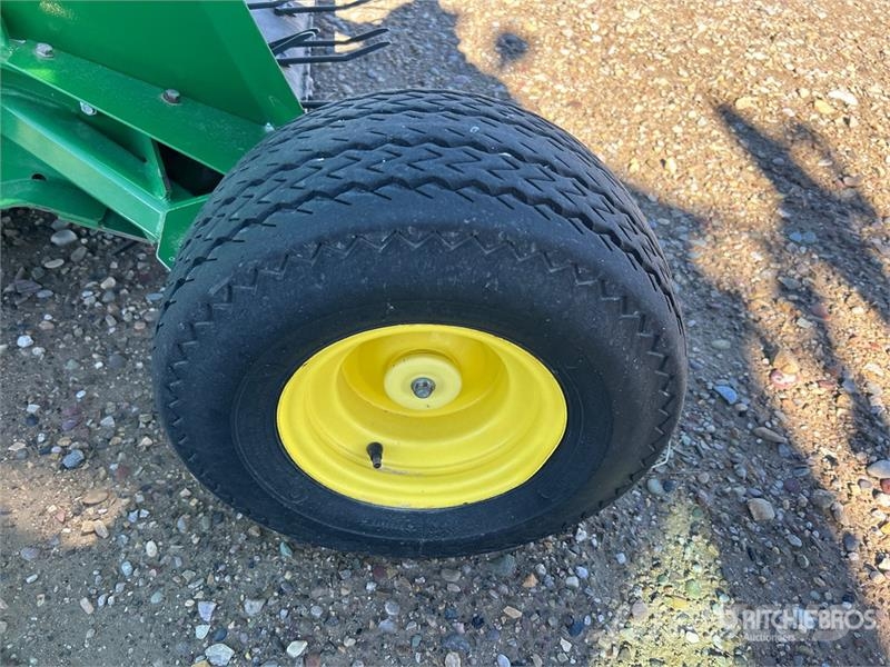 John Deere S690 コンバイン