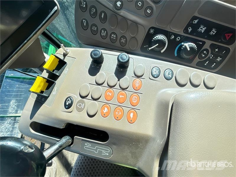 John Deere S690 コンバイン