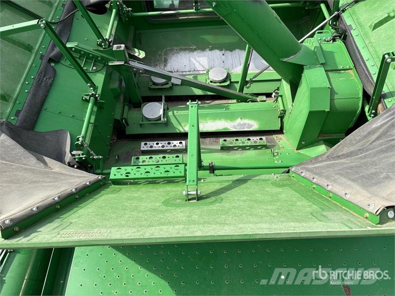 John Deere S690 Mähdrescher
