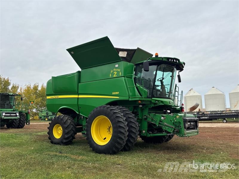 John Deere S690 Biçerdöverler