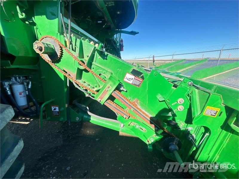 John Deere S690 コンバイン