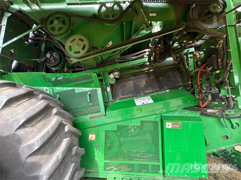 John Deere S690 Mähdrescher