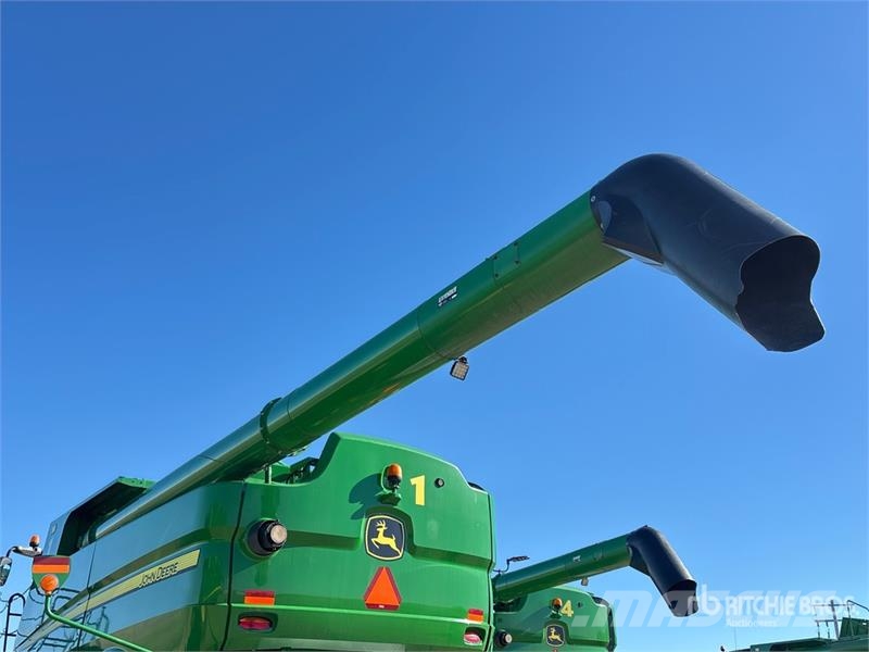 John Deere S690 コンバイン