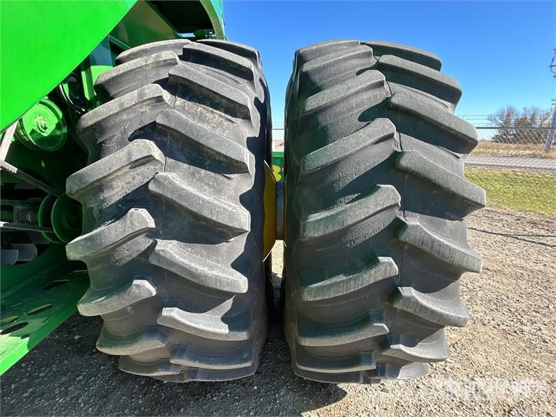 John Deere S690 コンバイン