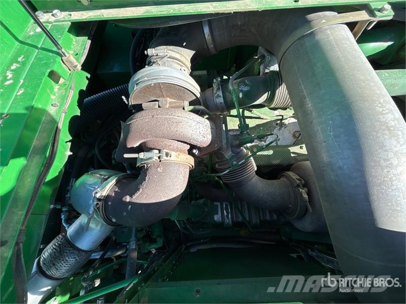 John Deere S690 コンバイン