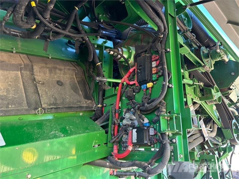 John Deere S690 コンバイン