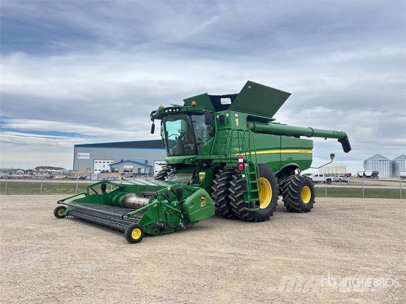 John Deere S690 Mähdrescher