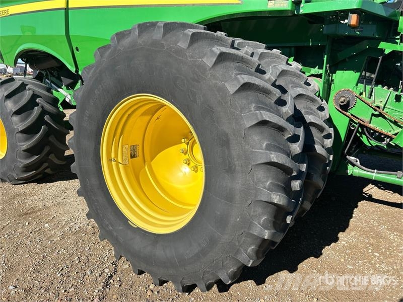 John Deere S690 コンバイン
