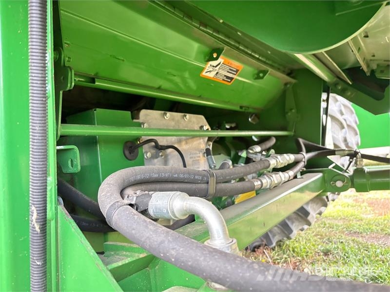 John Deere S690 Sklízecí mlátičky