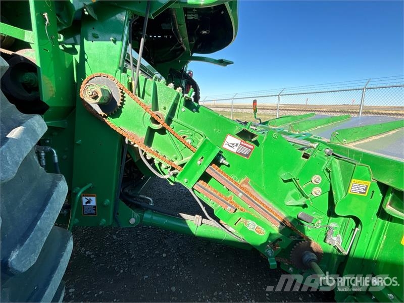 John Deere S690 コンバイン