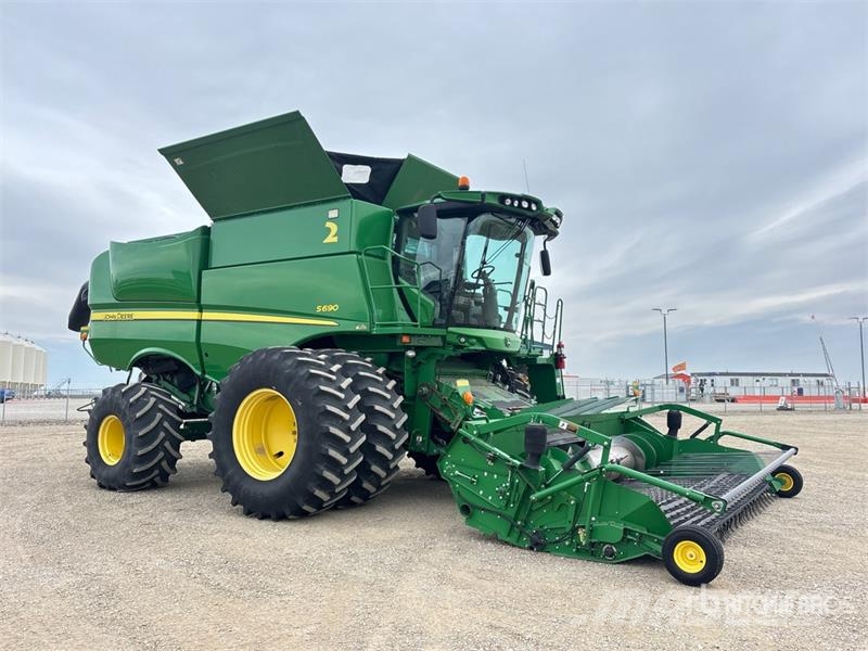 John Deere S690 コンバイン