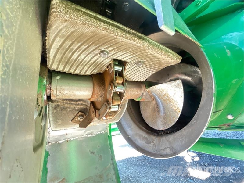 John Deere S690 コンバイン