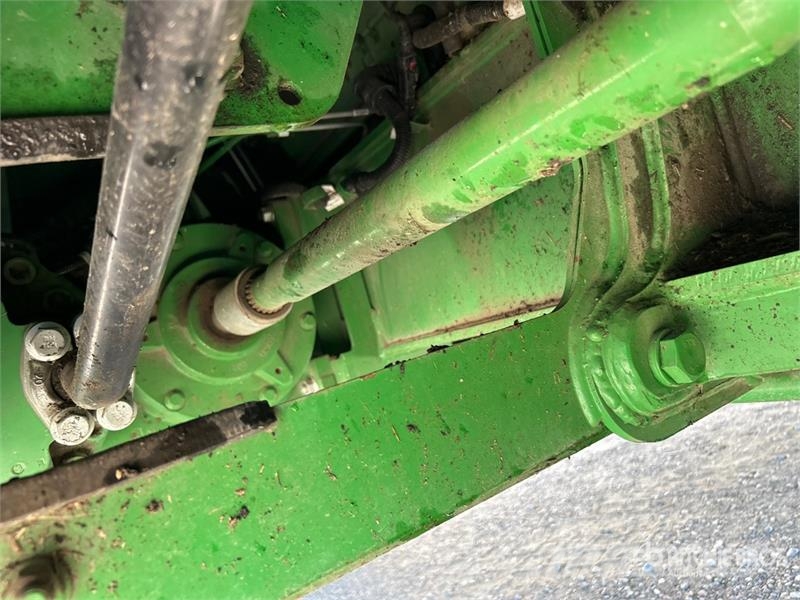 John Deere S690 Kombájnok