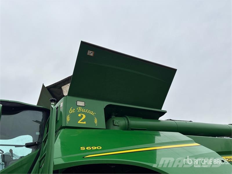 John Deere S690 Biçerdöverler