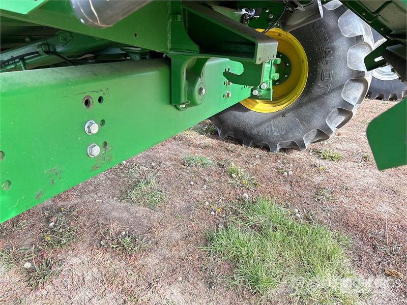 John Deere S690 حصادات