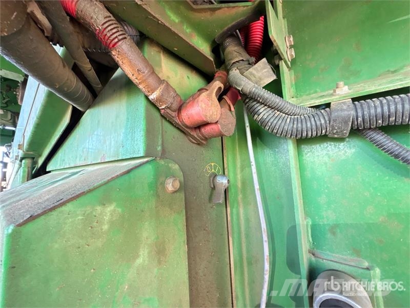 John Deere S690 コンバイン