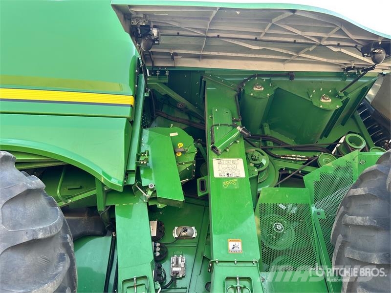 John Deere S690 Kombájnok