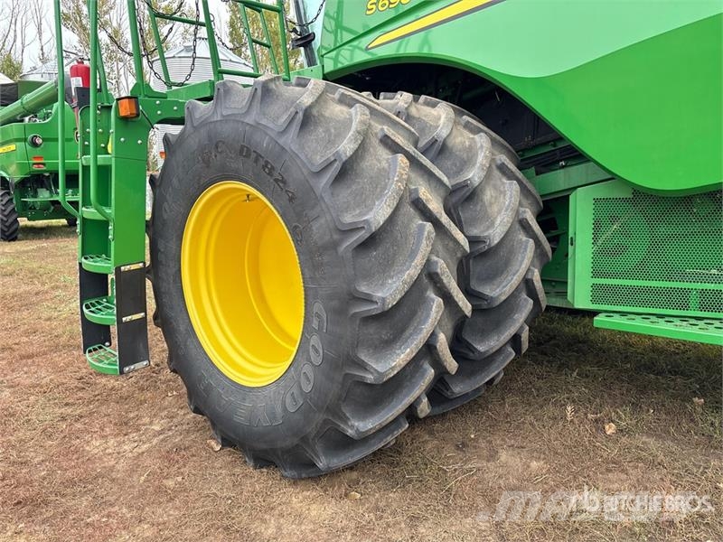John Deere S690 Biçerdöverler
