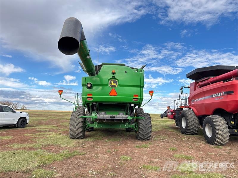 John Deere S690 حصادات