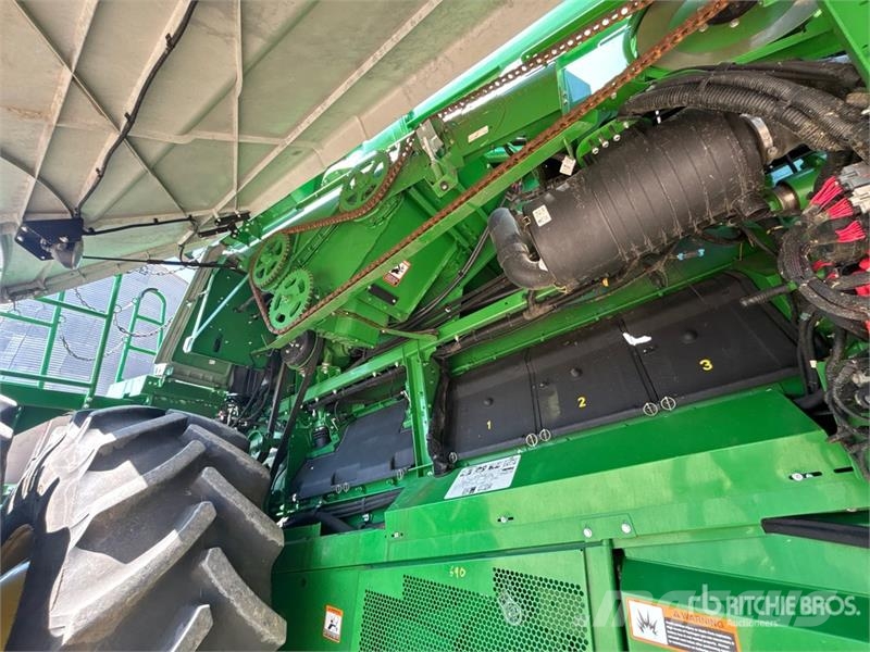 John Deere S690 Mähdrescher