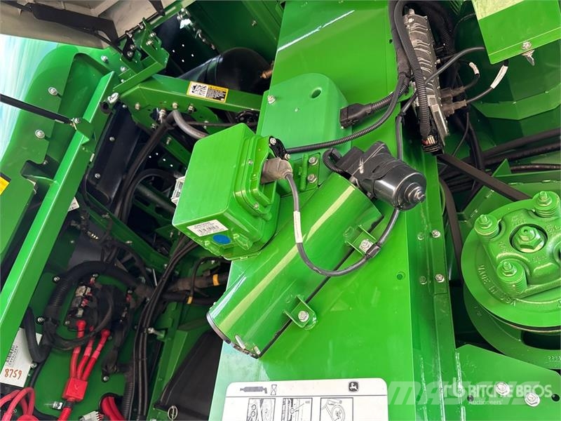 John Deere S770 Combine Harvester Sklízecí mlátičky