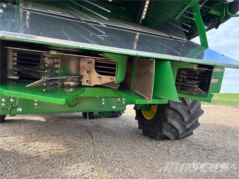 John Deere S770 Combine Harvester Sklízecí mlátičky