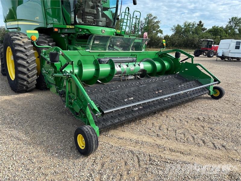John Deere S770 Combine Harvester Sklízecí mlátičky