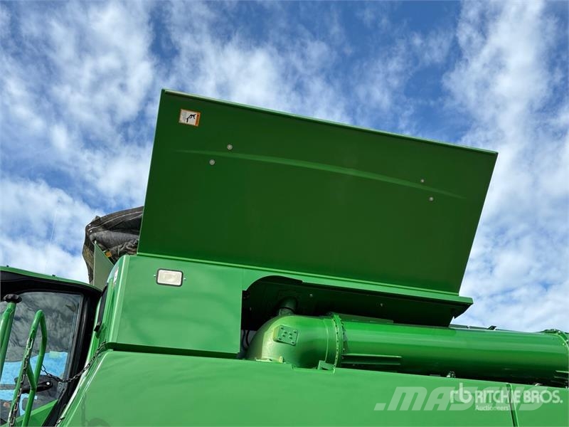 John Deere S770 Combine Harvester Sklízecí mlátičky
